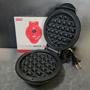 Dash Black Mini Waffle Maker